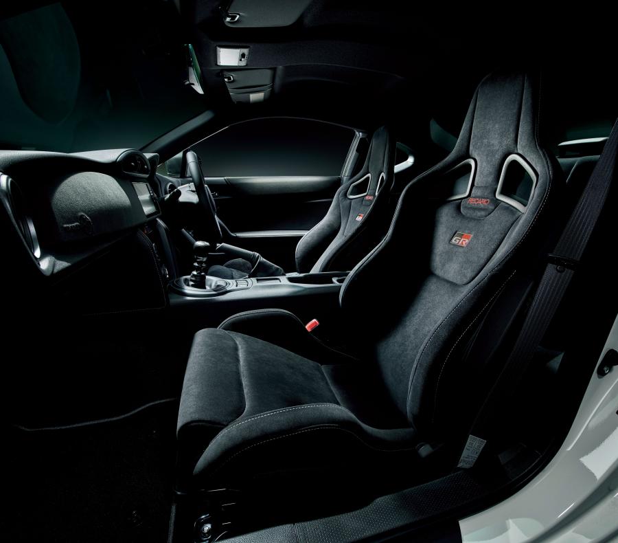 Интерьер Toyota GT 86 GRMN 2017 года  (JP) (фото 8 из 9)